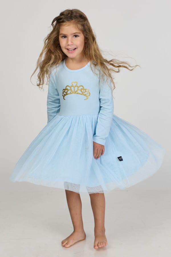 טול מסתובבת תכלת עם כתר מוזהב