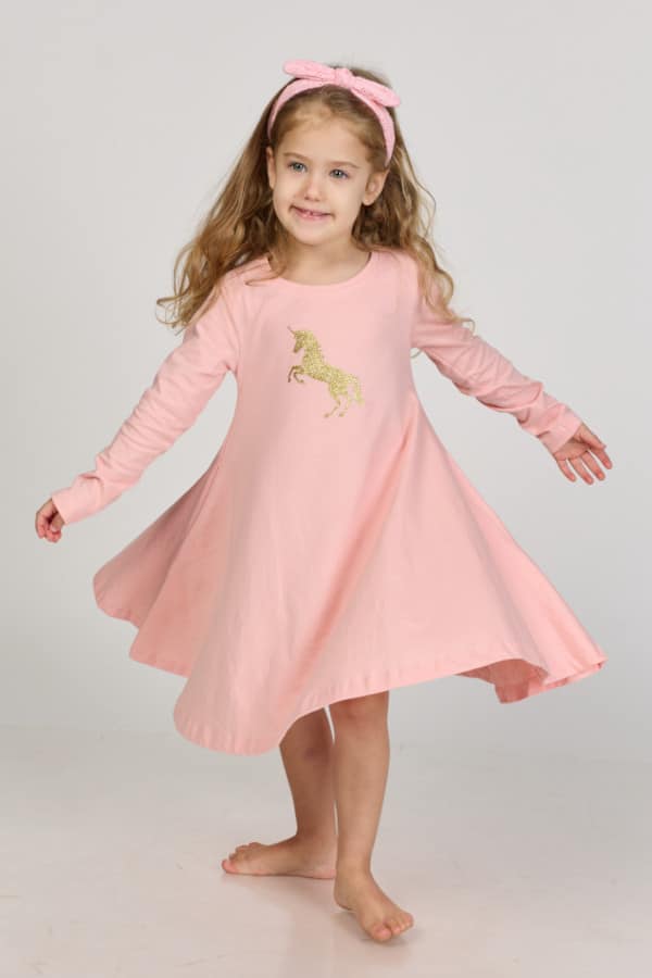 מסתובבת בהגזמה ורודה יוניקורן מוזהב