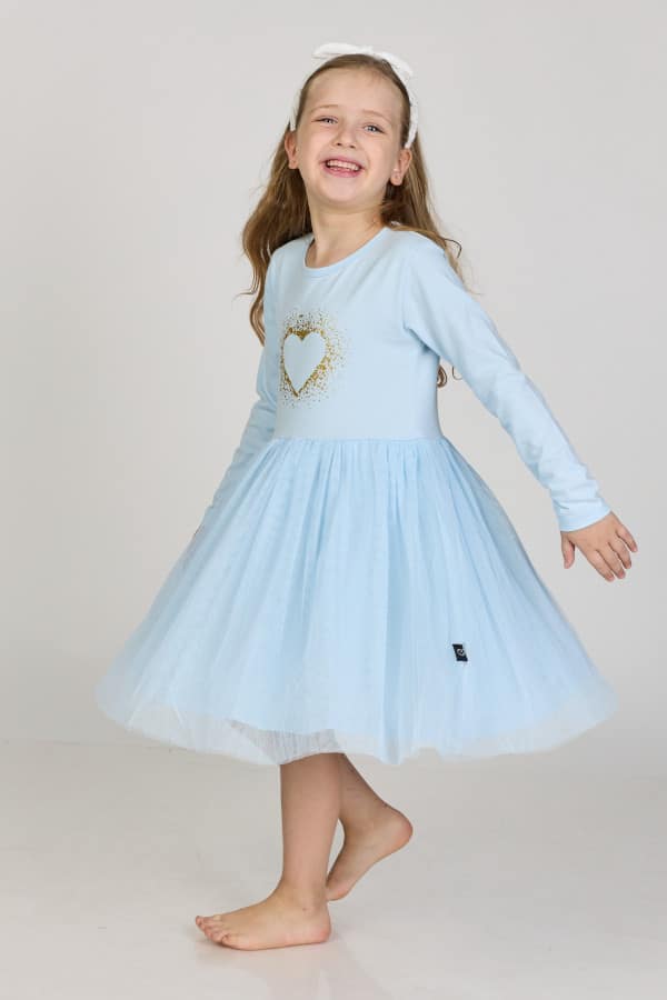 טול מסתובבת תכלת לב נצנצים